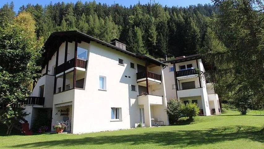 Ferienwohnung für 4 Personen, mit Balkon in Surses
