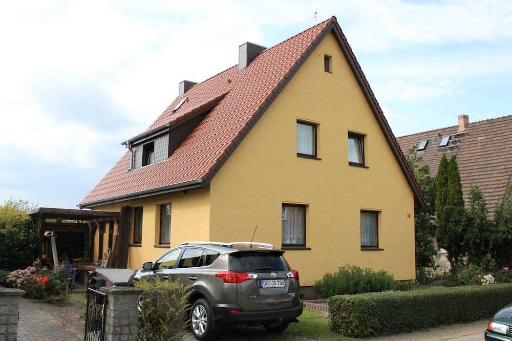 Ganze Wohnung, Ferienwohnung Eva-Maria Schmidt - Ferienwohnung in Güstrow, Mecklenburgische Seenplatte