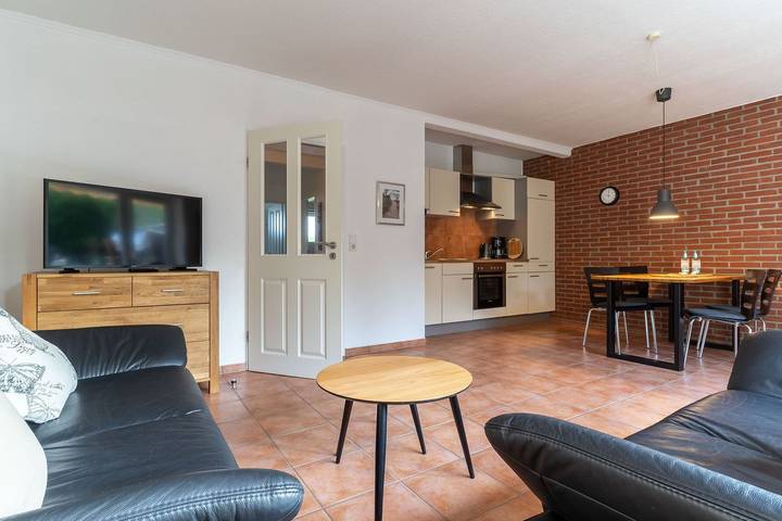 Ganze Wohnung, Schöne 3-Zimmer Erdgeschoßwohnung mit Garten für 4 Personen im Ortsteil Dorf in St. Peter-Ording, Eiderstedt