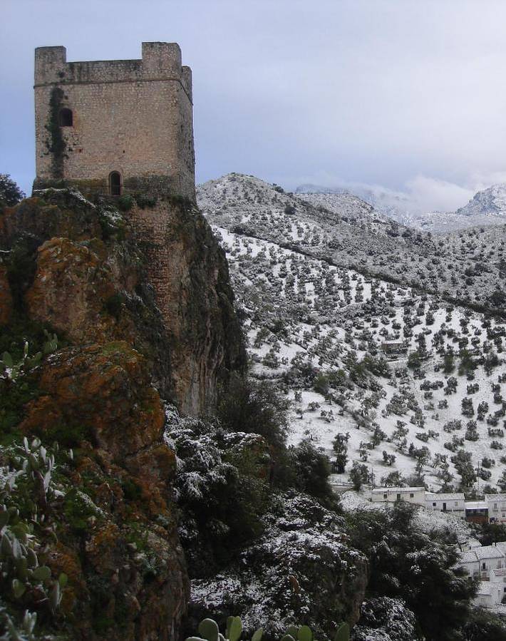 Location de vacances pour 6 personnes, avec vue ainsi que piscine et terrasse à Zahara de la Sierra - 3