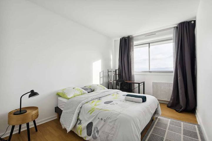 Gîte pour 8 personnes, avec balcon, animaux acceptés à Colombes - 4