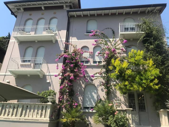 Villa für 12 Personen, mit Garten und Pool sowie Seeblick und Ausblick am Gardasee - 2