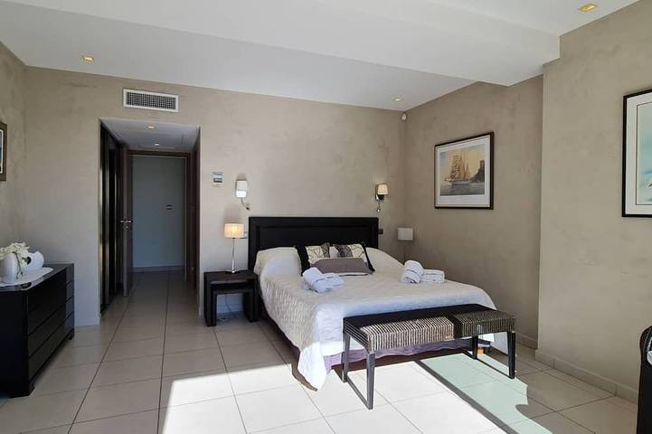 Villa pour 10 personnes, avec sauna et jacuzzi ainsi que terrasse et jardin dans Anthéor - 3