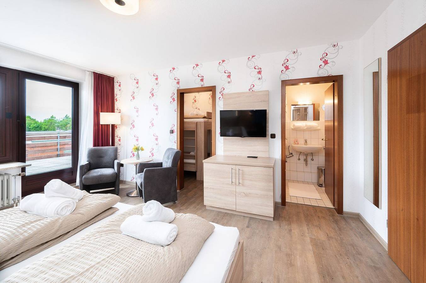 Ganze Wohnung, Quartier 12
2-Raum Appartement für bis zu vier Personen und Eintritt in die Meerzeit in Büsum, Nordseeküste