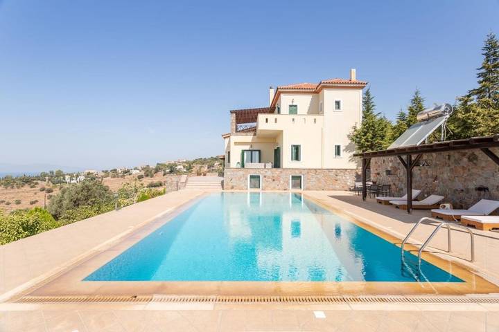 Location de vacances pour 2 personnes, avec vue ainsi que jardin et piscine dans Perdika - 2