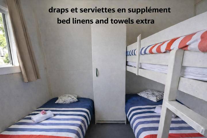 Bateau pour 5 personnes, avec piscine ainsi que vue et terrasse, animaux acceptés à Ouges - 4