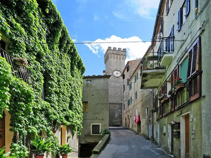 Agriturismo per 4 persone, con piscina e giardino in Roccastrada