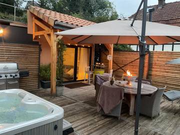 Gîte pour 2 personnes, avec terrasse et jacuzzi à La Roche-en-Ardenne