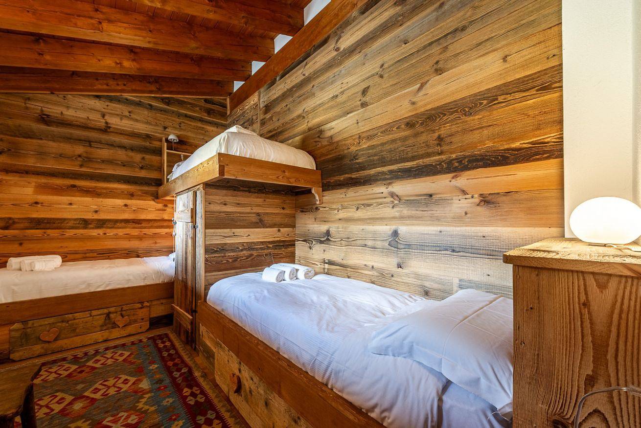 Entire apartment, 0748 - Petit Chalet Anna - Refuge in the middle of the mountains in La Thuile (town), La Thuile