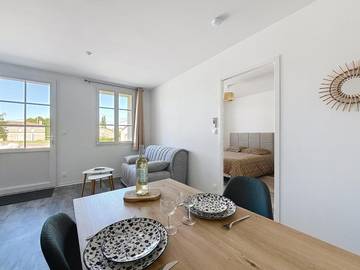 Gîte pour 2 personnes, avec terrasse, animaux acceptés à Anglade