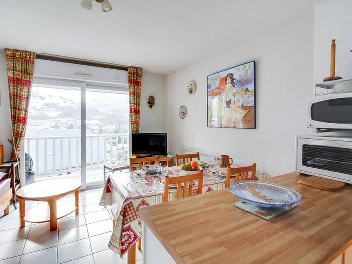 Ganze Wohnung, T3 Duplex 43m², 2 Zimmer, Balkon, Haustiere erlaubt, ruhig, nahe Annehmlichkeiten, 3 Skigebiete in Esquièze-Sère, Nationalpark Pyrenäen