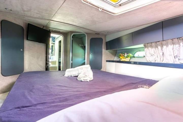 LoveBoatSuiteRome 5 minutes from Fiumicino airport your love retreat in Fiumicino, Rome Province