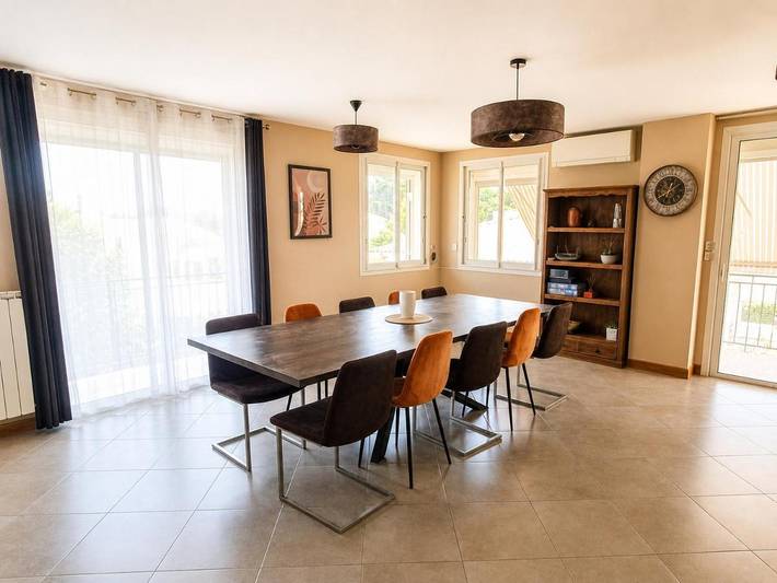 Gîte pour 4 personnes, avec terrasse ainsi que jardin et piscine à Lunel-Viel - 3