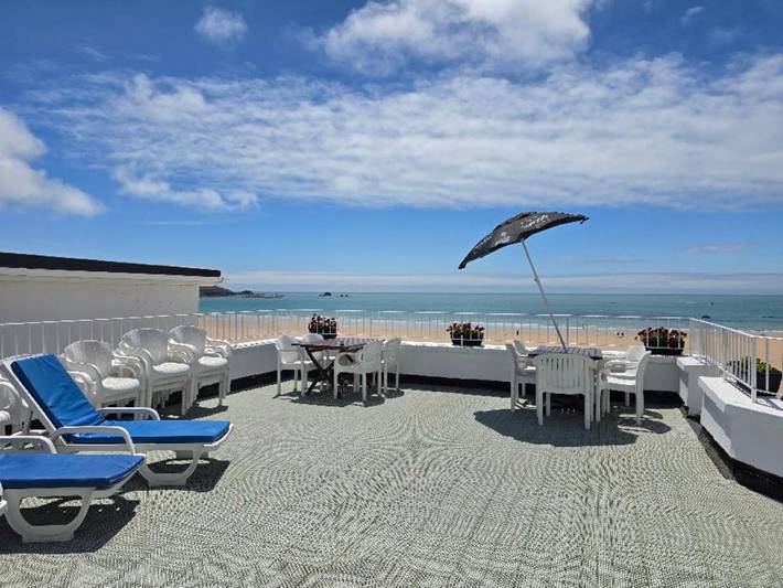 Apartment for 4 people, with terrace in Jersey