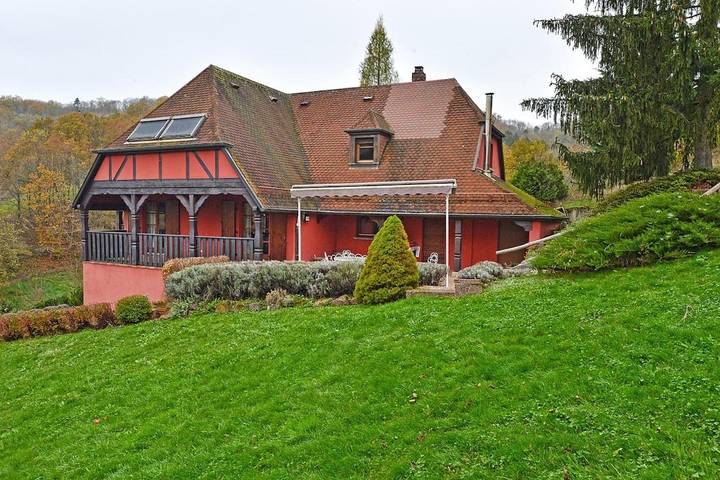 Location de vacances pour 6 personnes, avec terrasse et vue, animaux acceptés à Albé