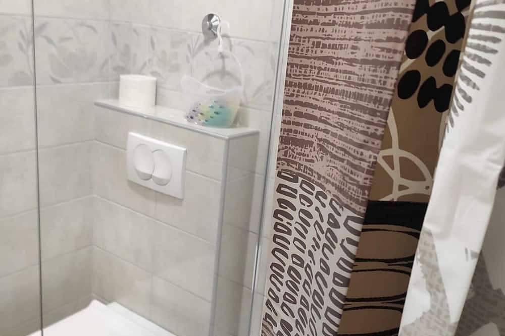 Ganze Wohnung, 1-Zimmer-Ferienwohnung mit Balkon Vis (A-2457-a) in Vis Stadt, Vis