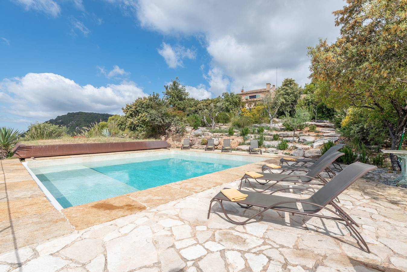 Maison de campagne fantastique avec piscine, terrasses et Wi-Fi ; parking disponible in Esporles, Majorque de l'Ouest