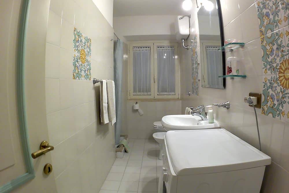 Ganze Wohnung, Casa Lilla central Wifi,  2 max 3 beds, 700mt dal lido White Beach in Terracina, Pontinische Ebene