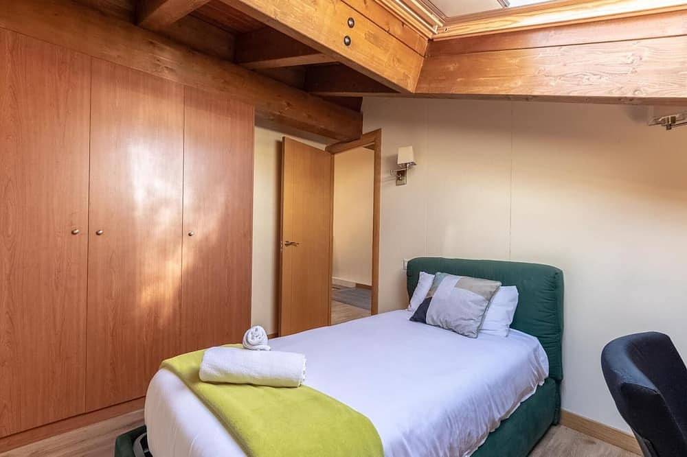 Entire apartment, Nature Getaway with Parking – 10 Mins to Castro-Urdiales, Near Beaches and Hiking Trails in Castro-Urdiales, Cantabrian Coast