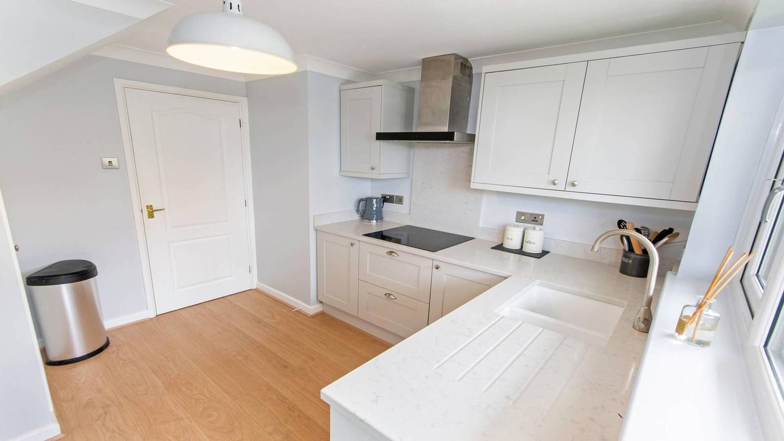 Oceanside Croyde | 3 Bedrooms | Sleeps 6 in Croyde, Devon