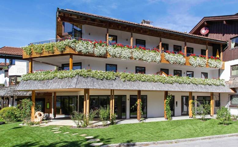 Ferienwohnung für 2 Personen, mit Balkon und Garten sowie Seeblick und Ausblick am Schliersee