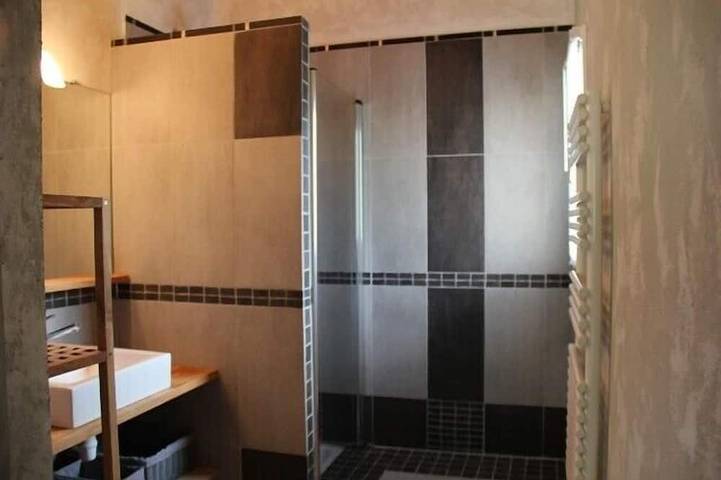 Location de vacances pour 4 personnes, avec piscine ainsi que jardin et terrasse à Appietto - 2