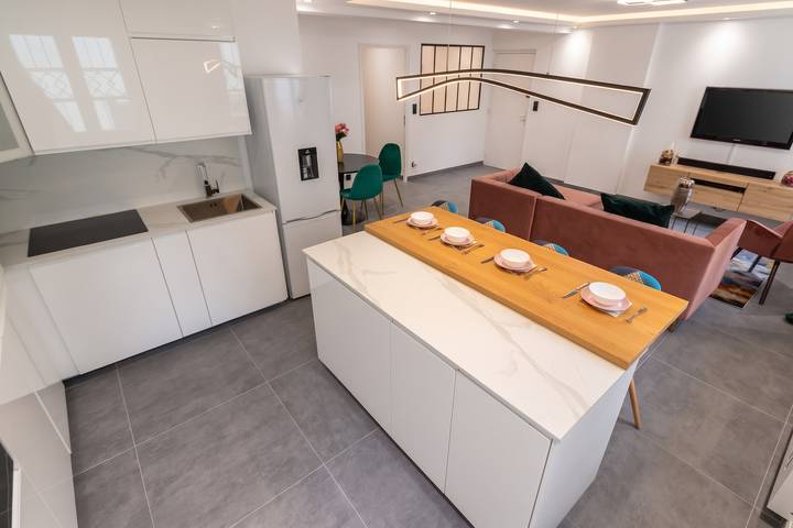 Apartamento entero, Apartamento espacioso cerca del centro de Villeurbanne in Villeurbanne, Lyon region