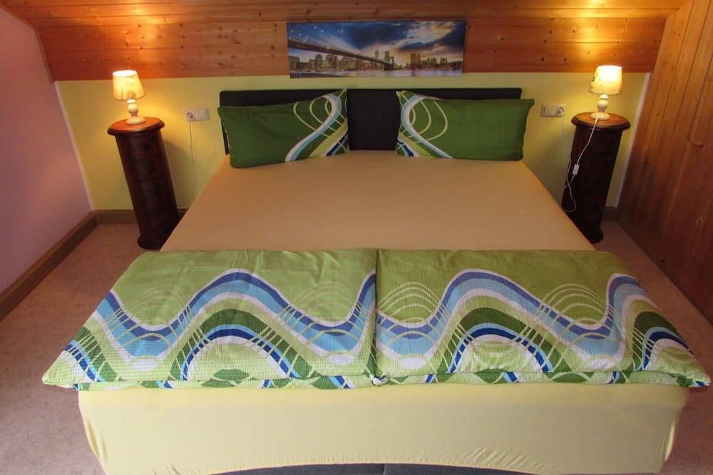 Gemütliches Familien Ferienhaus in ruhiger Umgebung m. großer Terrasse u. Balkon in Steingaden, Romantische Straße