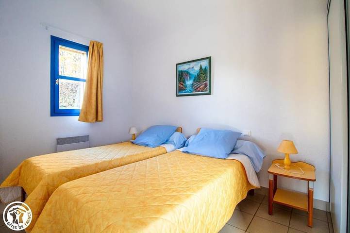 Location de vacances pour 4 personnes, avec balcon et jardin à Charensat - 2