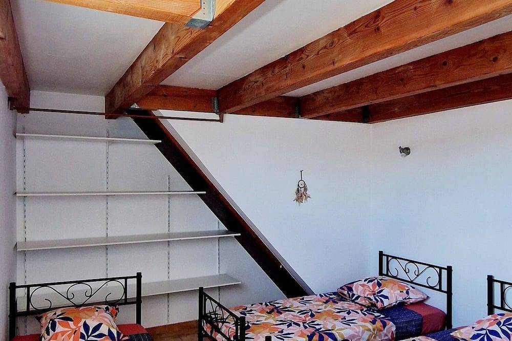 Apartamento entero, Lodève in the heart of downtown  in Lodève, Región de Lodève