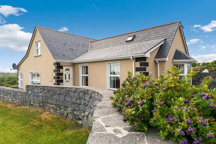 Holiday rental for 8 people in Ballyconneely