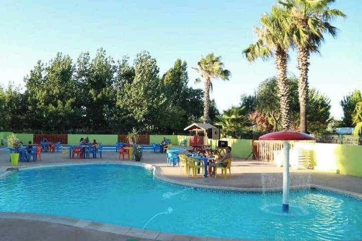 Zecamping 4 étoiles piscine chiens acceptés club enfant tente Bbq 8m2 in Villeneuve-lès-Béziers, Mediterranean Coast (France)