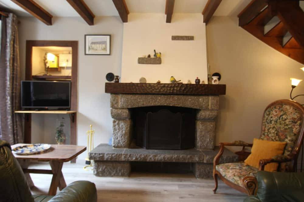 Maison chaleureuse à Flamanville, cheminée, jardin clos in Flamanville, Côte de la Déroute