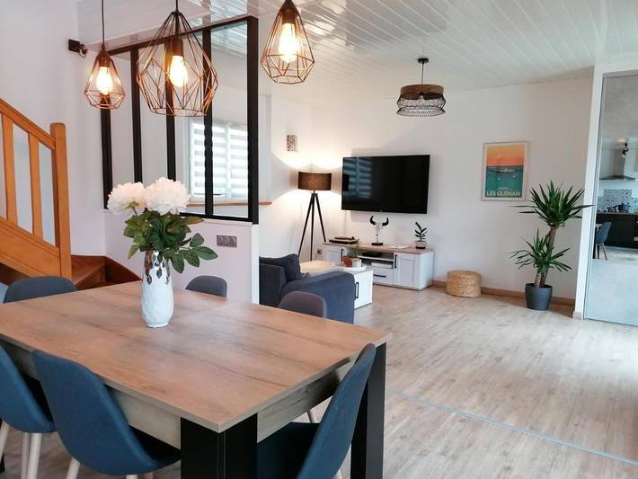Location de vacances pour 8 personnes, avec Jardin à Mahalon