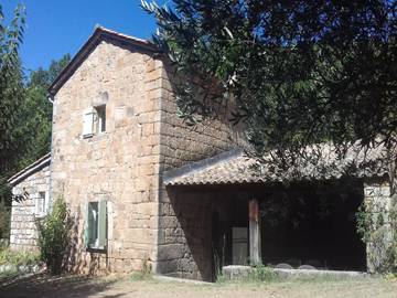 Maison de vacances pour 5 personnes, avec piscine et jardin en Ardèche