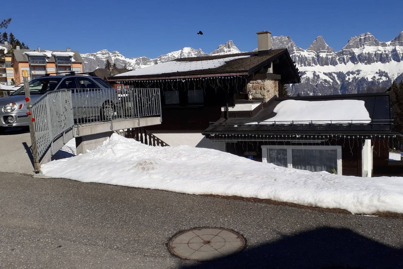 Ganze Ferienwohnung, Ferienwohnung Lerchenhüsli - 4.5 Zimmer-Chalet mit Bad/Dusche in Flums, Churer Rheintal