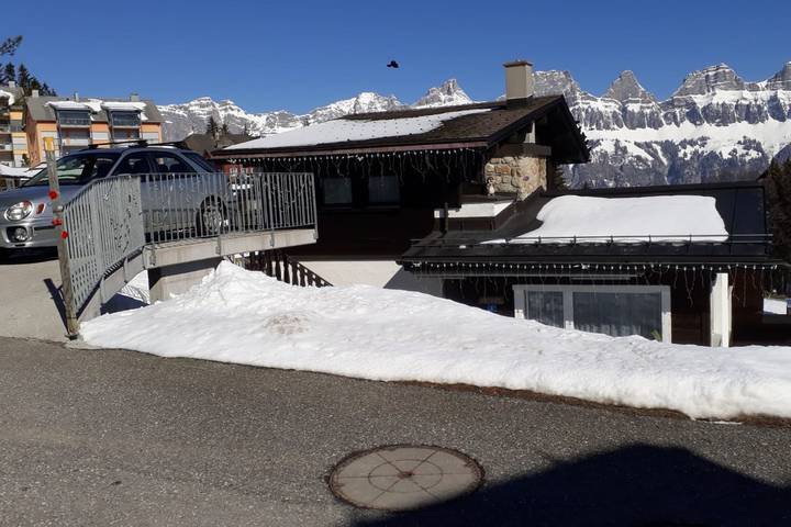 Ganze Ferienwohnung, Ferienwohnung Lerchenhüsli - 4.5 Zimmer-Chalet mit Bad/Dusche in Flumserberg, Flums