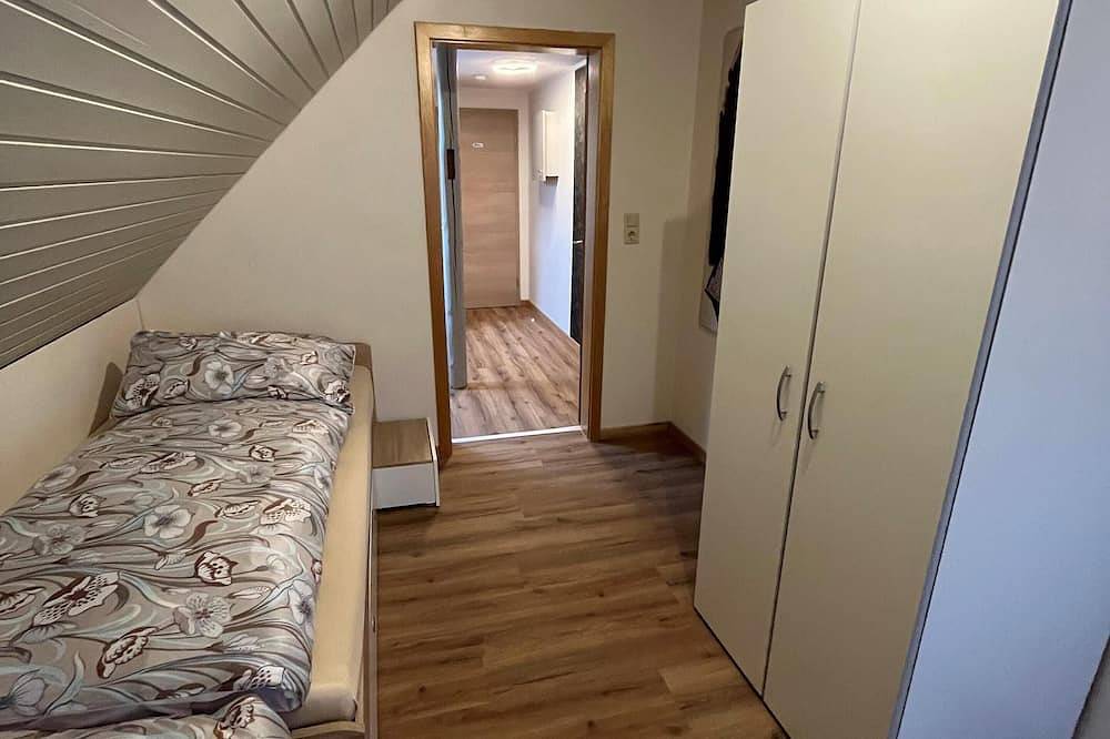 Ganze Wohnung, 90qm große Ferienwohnung auf zwei Etagen und mit Sauna in Steinwiesen, Frankenwald