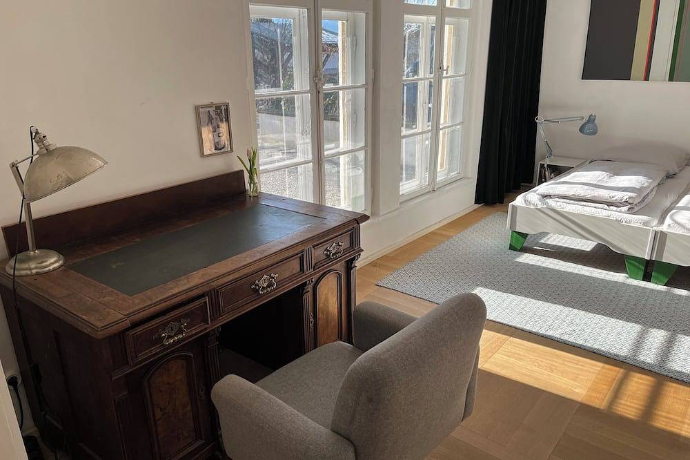 Künstlerhaus für die Grosse Familie am Fuße der Berge in Ohlstadt, Das Blaue Land