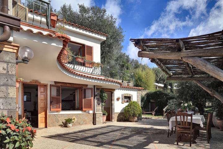Agriturismo per 7 persone in Napoli e dintorni