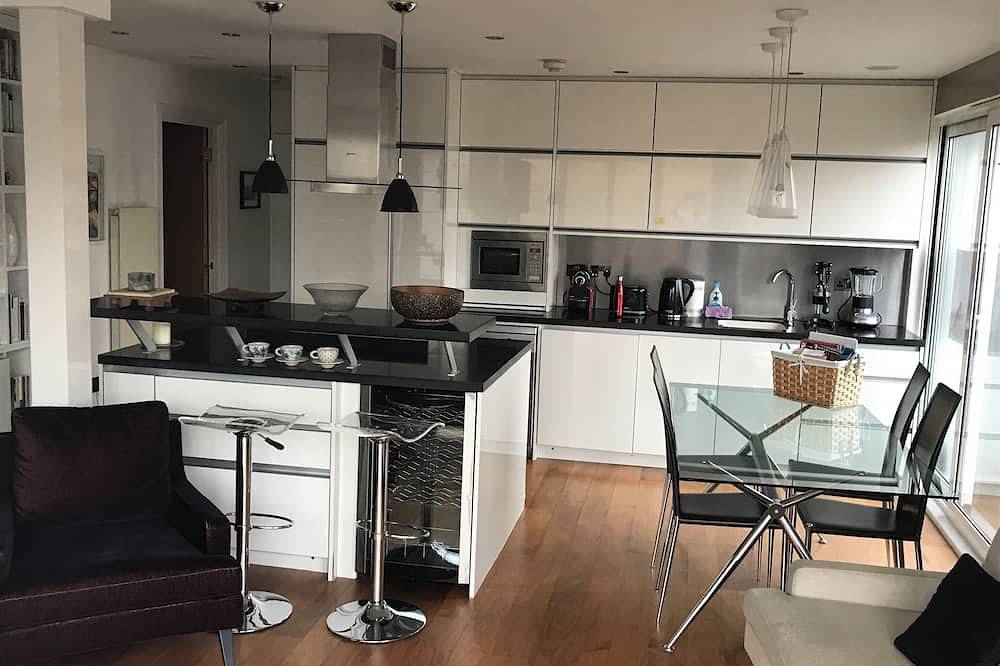 Ganze Wohnung, Cooles 2-Bett-Penthouse mit einer 40 m² großen Terrasse und herrlichem Blick auf die Stadt in Islington, London