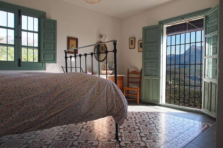 Farmhouse In Privileged Location, with private pool and established gardens. in Riogordo, Cordillera Penibética