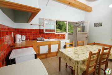 Gîte pour 4 personnes, avec terrasse dans Laborel