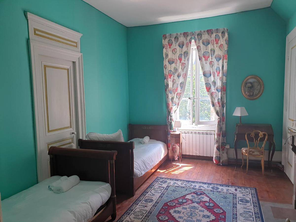 Family Junior Suite in Saint-Bonnet-les-Oules, Montbrison