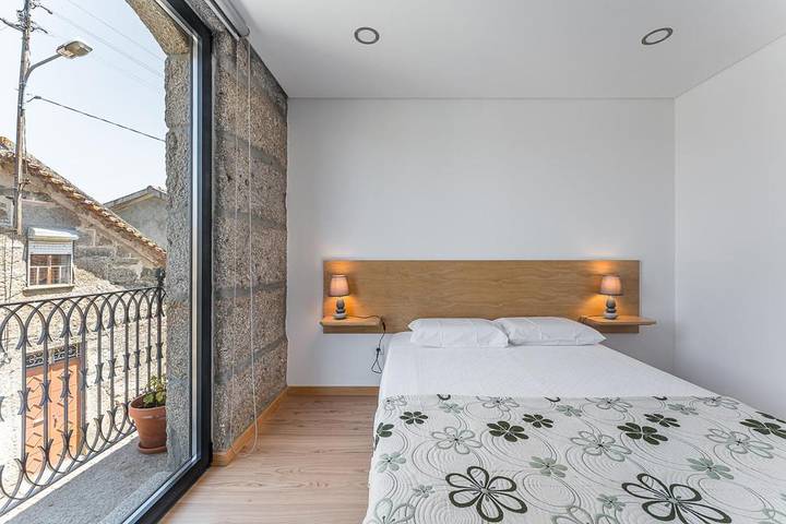 Location de vacances pour 2 personnes, avec jardin ainsi que vue et piscine à Mangualde - 2