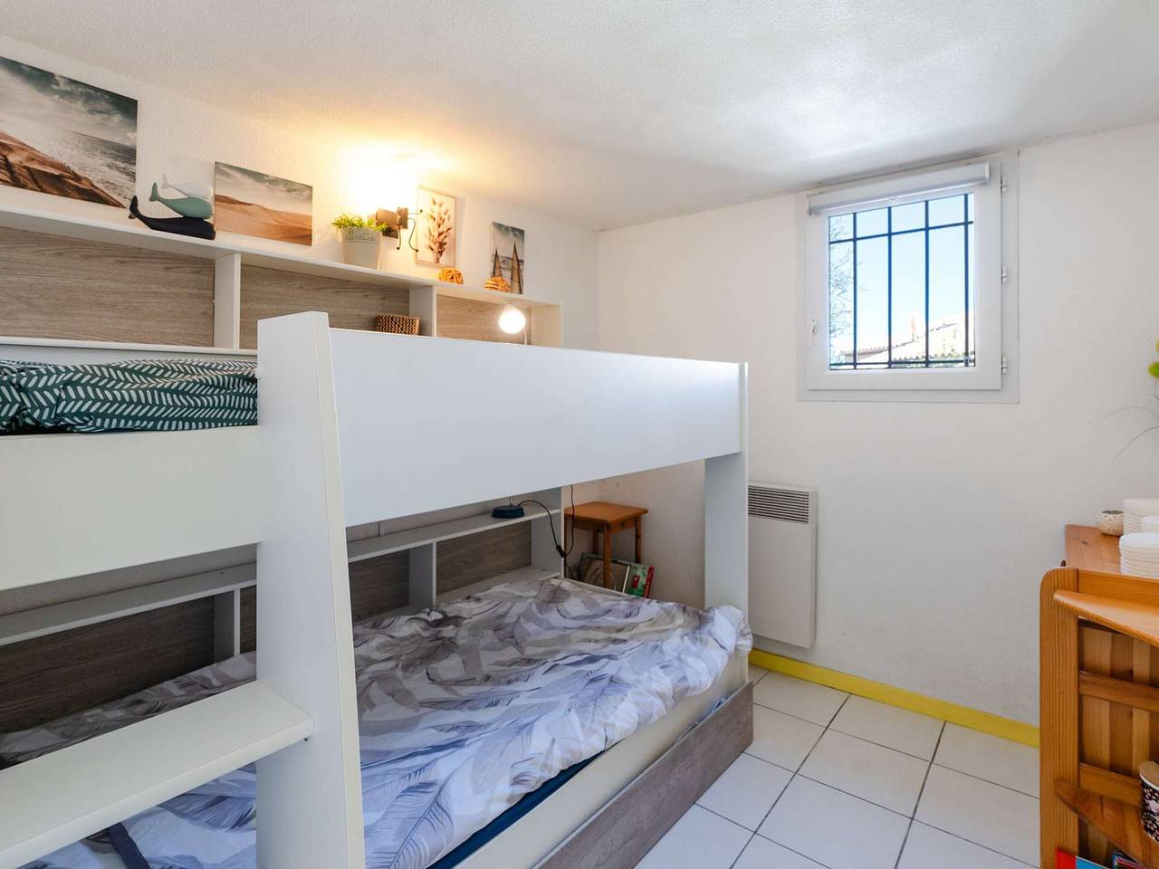 Klimatisiertes Ferienhaus mit Wlan, Pool & Tennis, nur wenige Minuten vom Strand entfernt in Saint Pierre la Mer, Fleury