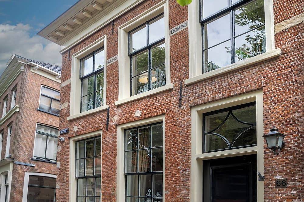 City House Grande Madame Agaath\nluxury & Grande allure! in Leeuwarden, Nederlandse Noordzeekust