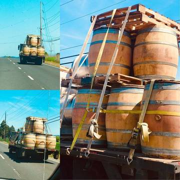 Barn for 2 Guests in McMinnville, Willamette Valley, Picture 2