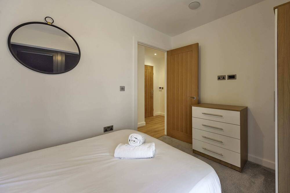 Entire apartment, Large Balcony | 2Br, 3 Storey near Central Ashford in Ashford, Ashford region