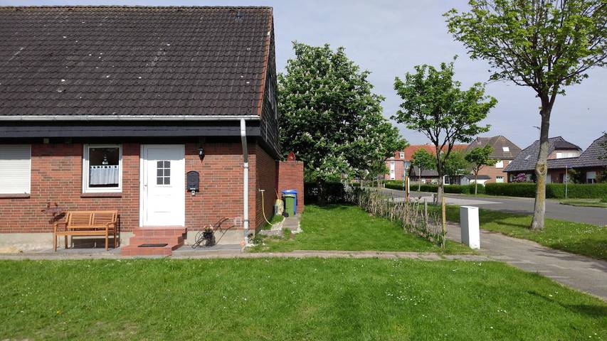 Ferienhaus mit Garten, Grill und Terrasse in Friedrichskoog-Spitze, Friedrichskoog